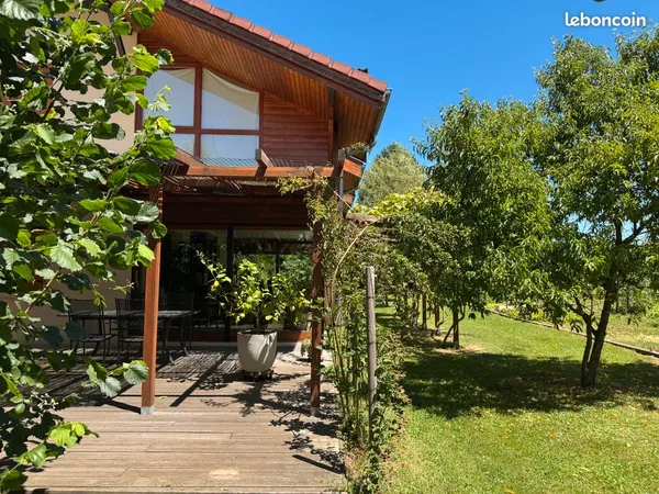 Cadre de vie exceptionnel pour cette villa individuelle située à Ceyzeriat