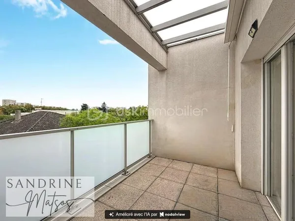 À VENDRE - SAINT-PRIEST CENTRE | T2 AVEC BALCON, DERNIER ÉTAGE ET PARKING PRIVATIF