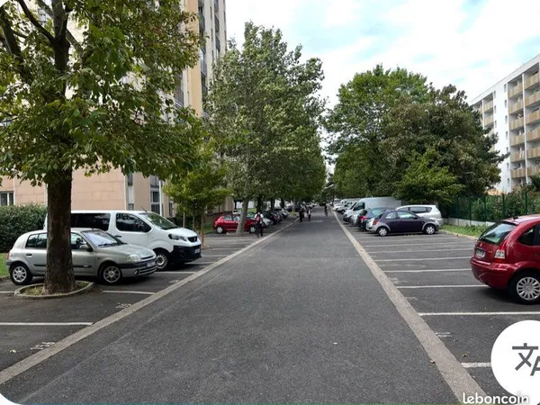Place de parking privative à louer - Bagneux, métro 4 Lucie-Aubrac