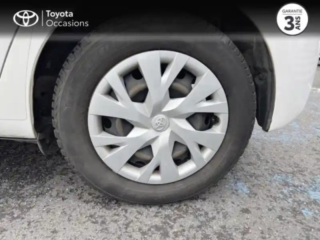 Toyota Yaris 70 vvt-i ultimate 5p — photo 9