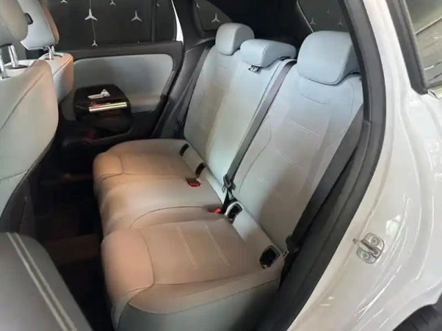 Mercedes Gla 220 d 4matic amg line — photo 32