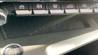 Peugeot 308 1.2 Hybrid 145ch Allure e-DCS6 — photo 17