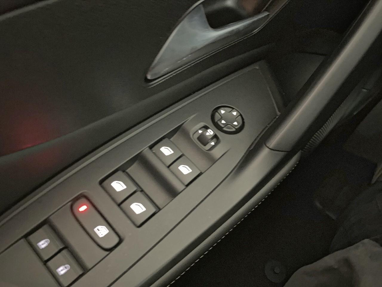 Peugeot 308 hybrid 145 e-dcs6 allure — photo 20