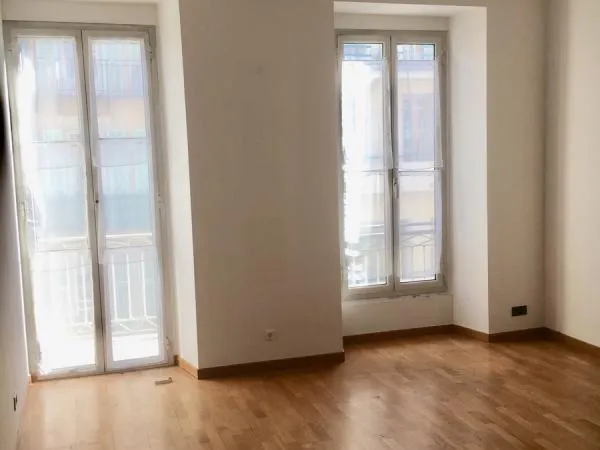 3 PIECES VIDE NICE CENTRE