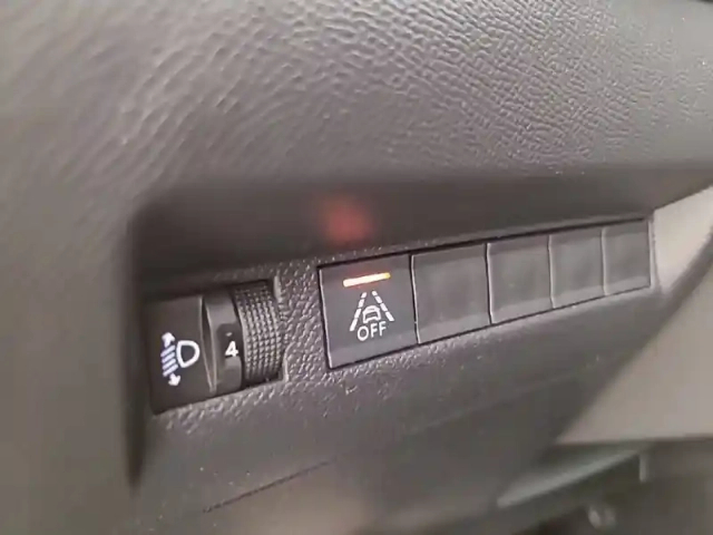 Peugeot 208 puretech 75 s&amp;s bvm5 — photo 26