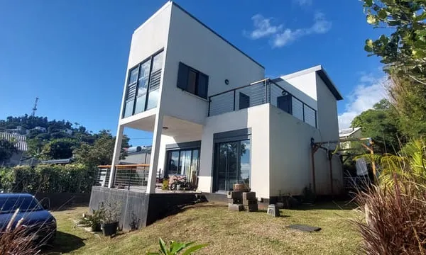Villa T5 meublée à La Montagne