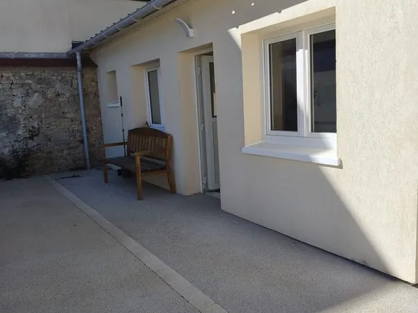 Cabinet professionnel 80 m² (RDC + étage) - Nemours