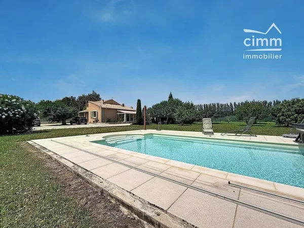 Villa 10 pièces 215 m²