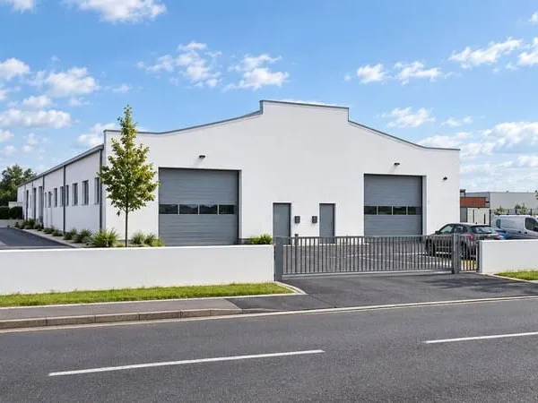 Entrepôt 71 m²