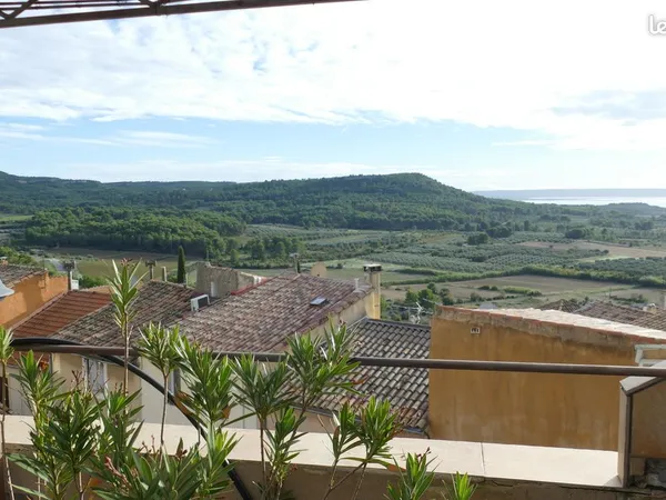 Maison de village à Velaux pleine de charme avec superbe toit-terrasse