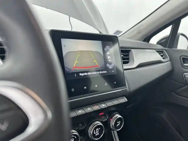 Renault Captur blue dci 115 edc — photo 45