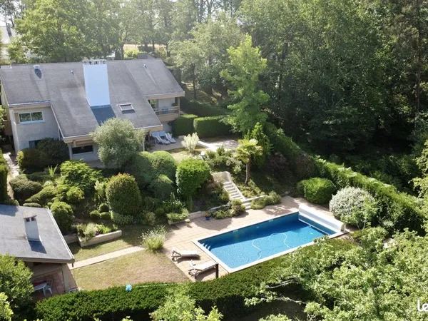 Propriété 9 pièces 267 m²