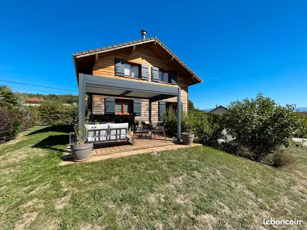 Maison familiale récente avec jardin, sous-sol complet et excellente performance énergétique