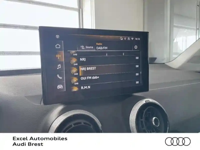 Audi Q2 35 tfsi 150ch design s tronic 7 — photo 10