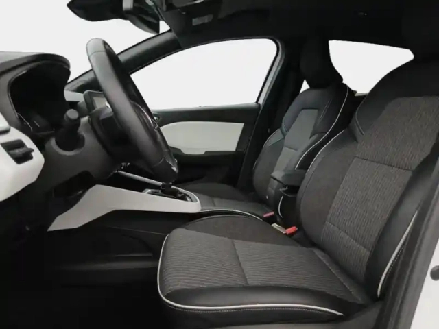Renault Clio 1.0 tce 90ch techno — photo 10