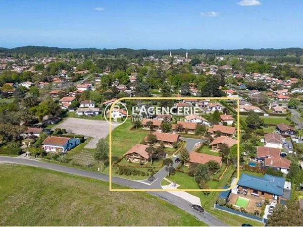 Terrain 525 m²