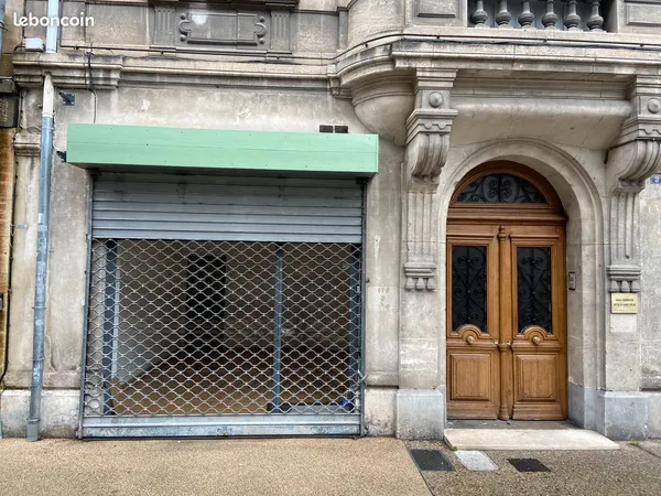 Vente Local (murs) - 26 m² - 2 rue de l'Olivier -Quartier des Halles d'Avignon