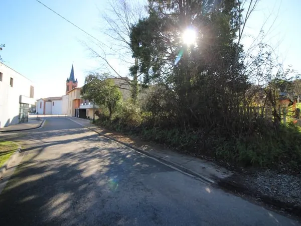 EXCLUSIVITÉ. IDEAL INVESTISSEUR. TERRAIN CONSTRUCTIBLE AU CO
