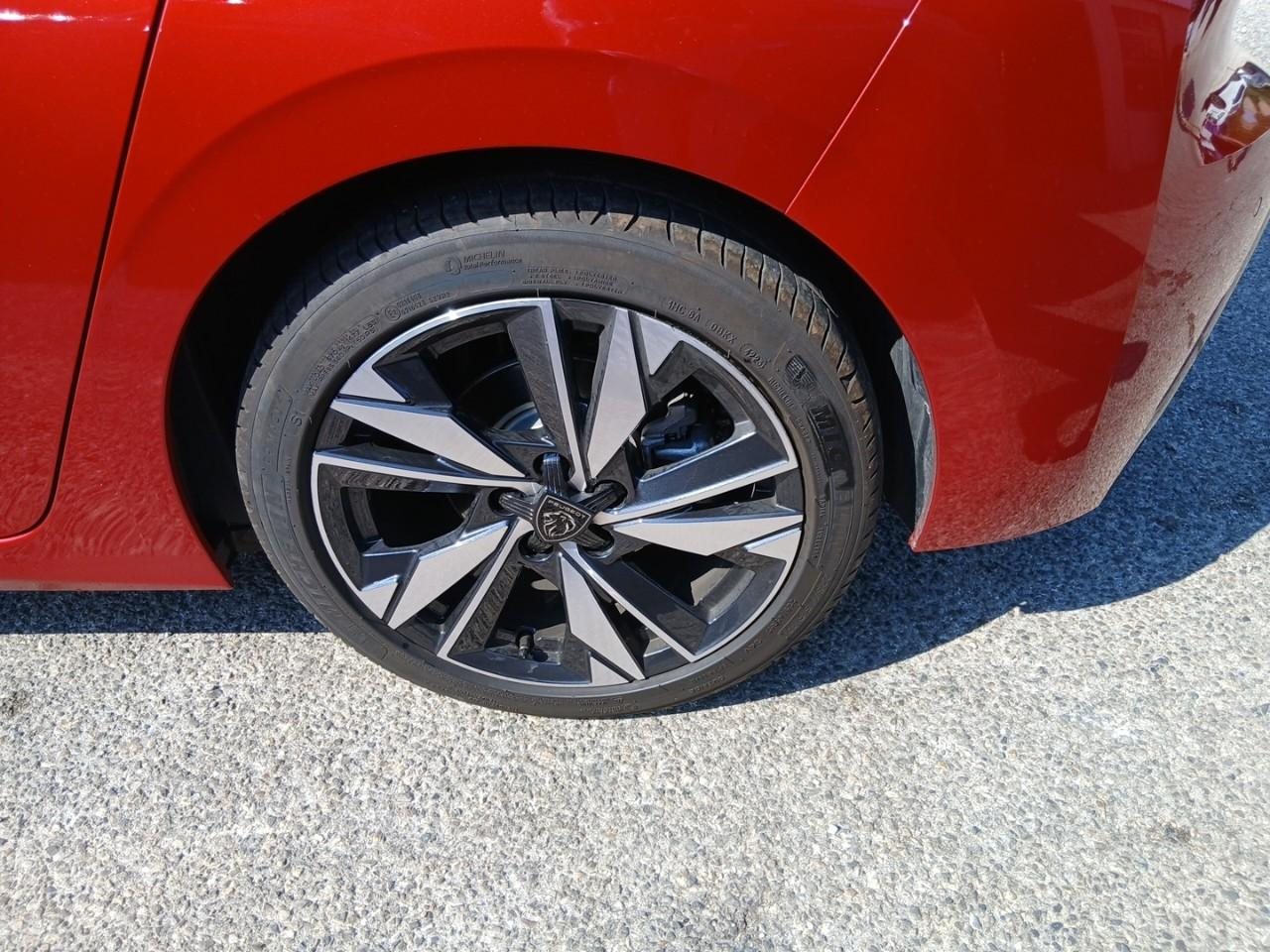 Peugeot 308 puretech 130ch s&s eat8 allure — photo 6
