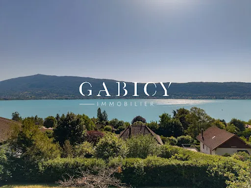 Maison 7 pièces 257 m²