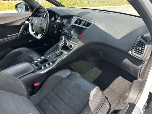 DS DS5 2.0 BlueHDi 180 EAT6 - Performance Line – 2018 – 181500 km – Diesel – Boîte Automatique — photo 21