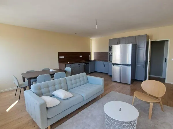 Loue en colocation appartement 120m²