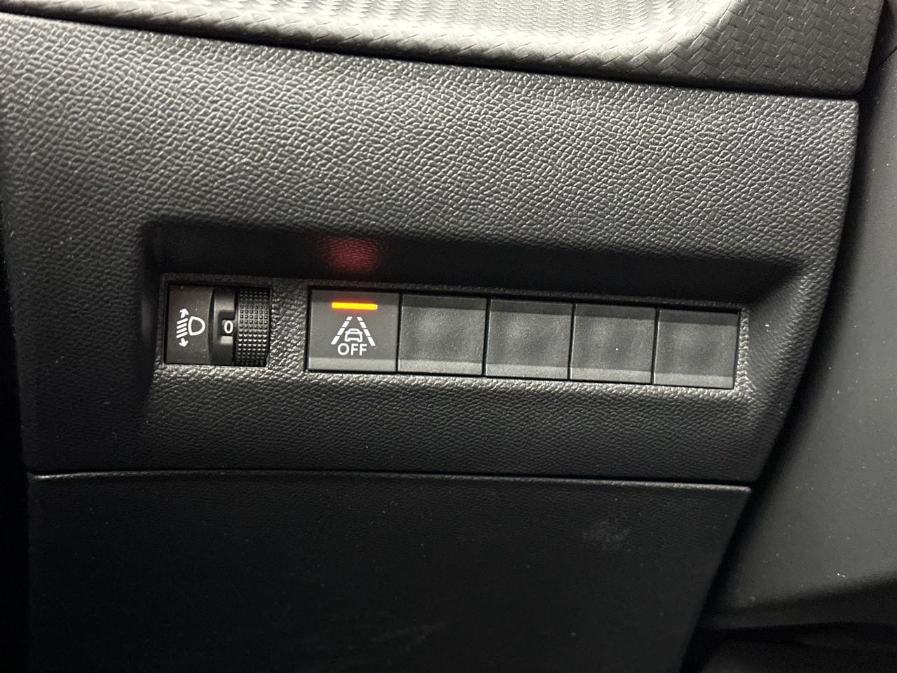 Peugeot 2008 puretech 130 s&s bvm6 style — photo 18