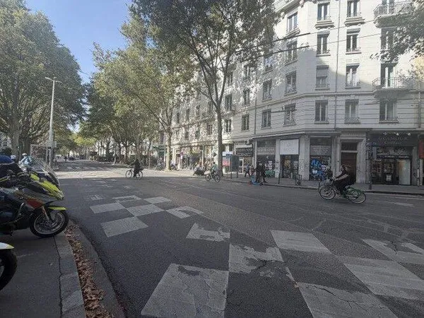 Local commercial 75 m²