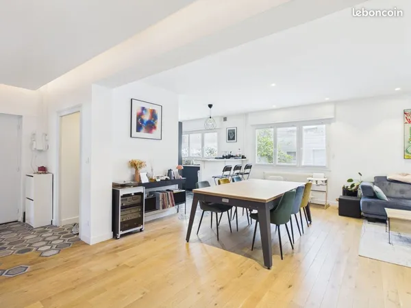 Particulier vend : Appartement T5 de 100 m² au calme absolu (3 ch) avec GARAGE fermé en sus - Dijon 