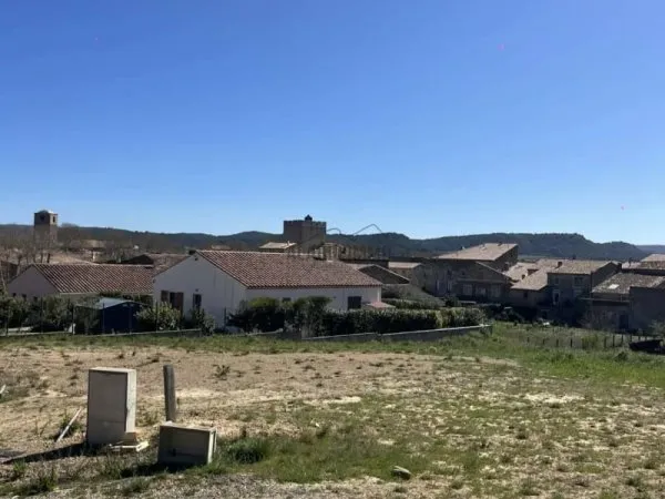 Terrain 645 m²