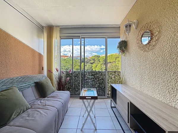 Appartement avec chambre et vue dégagée à proximité de la plage