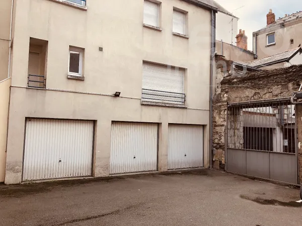Garage hyper centre