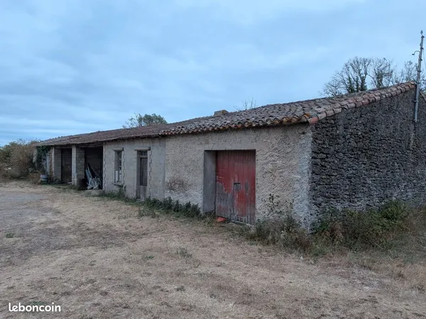 Grange en pierres de Corbières, idéal pour élevage ou chevaux