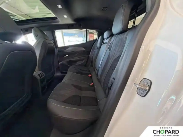 Peugeot 408 electrique 58 kwh 210ch — photo 10