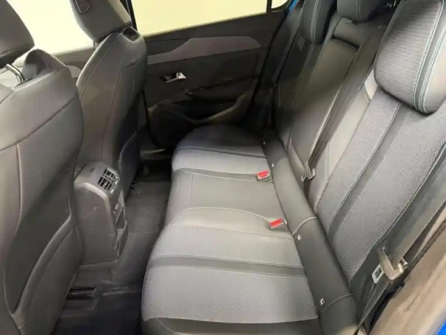 Peugeot 308 1.2 130 s&amp;s allure eat8 i-cockpit camera carplay — photo 10