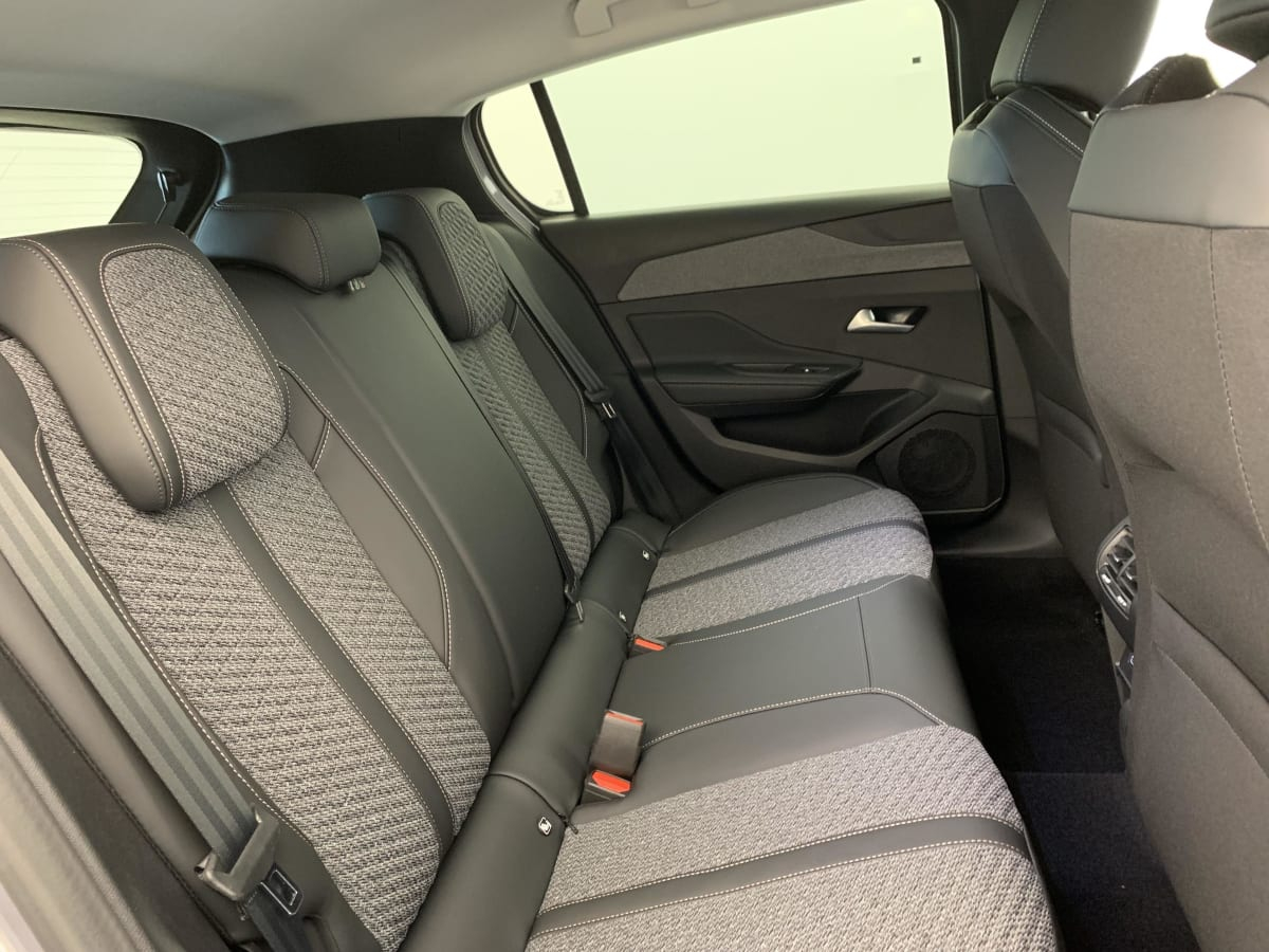 Peugeot 308 — photo 10