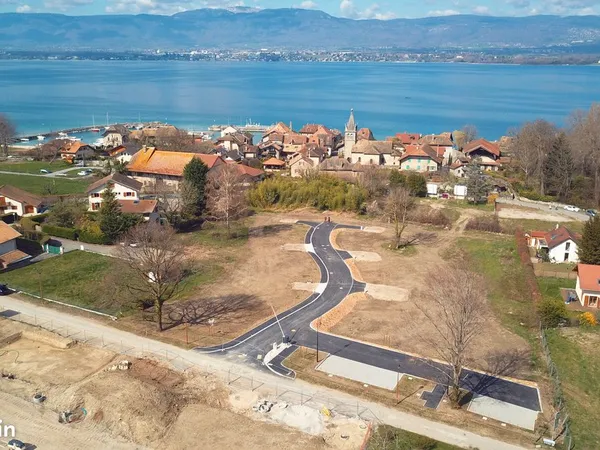 Terrain - Plein centre de Nernier