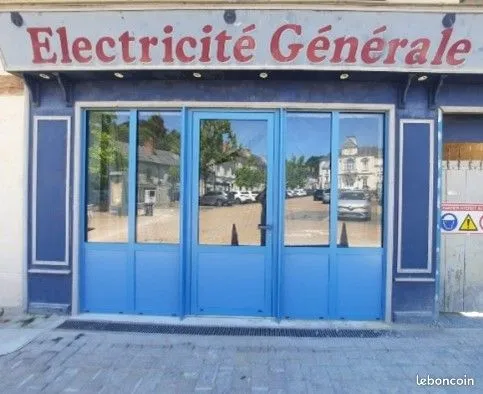 Local commercial ~36 m² - Coque nue - Langeais centre