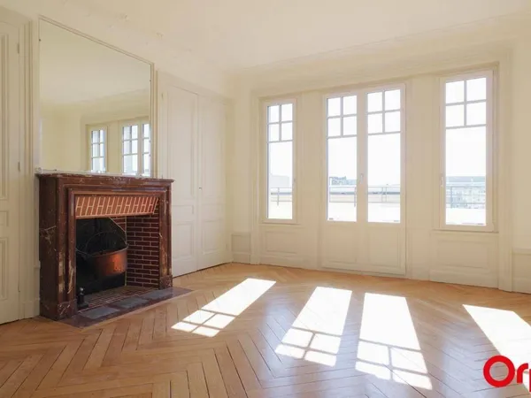 Appartement 5 pièces 142 m²