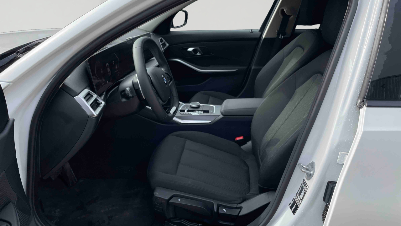 BMW Touring 318i 156 ch BVA8 — photo 11