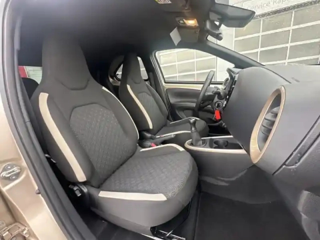 Toyota Aygo 1.0 vvt-i 72 design — photo 9