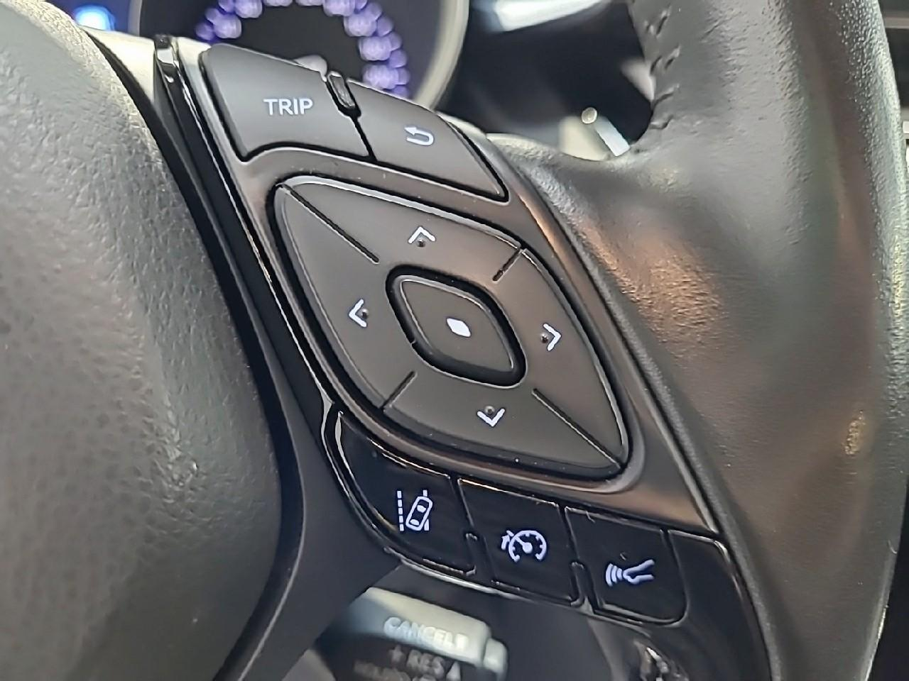 Toyota C-Hr hybride 1.8l edition — photo 21