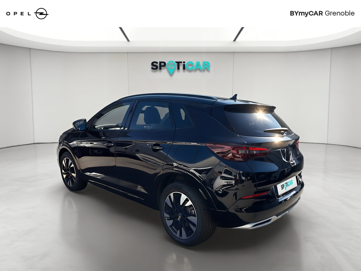 Opel Grandland Hybrid 225 ch BVA8 — photo 3