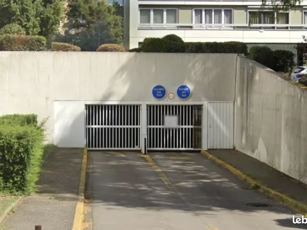 Place de parking sécurisée à louer - Île de Nantes