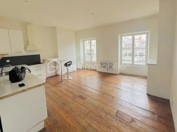 ** COUP DE COEUR **PROCHE PLACE CAMILLE JULIAN ** T3 DUPLEIX 51 M2 ENV