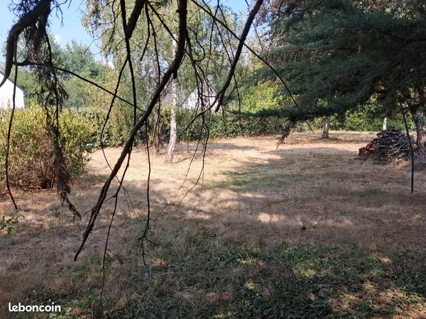 Terrain constructible à Monts