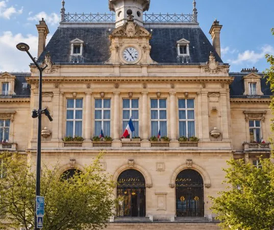 Asnières-sur-Seine (92) - Spacieux 2 pièces meublé de 51m2 avec balcon traversant, métro L13
