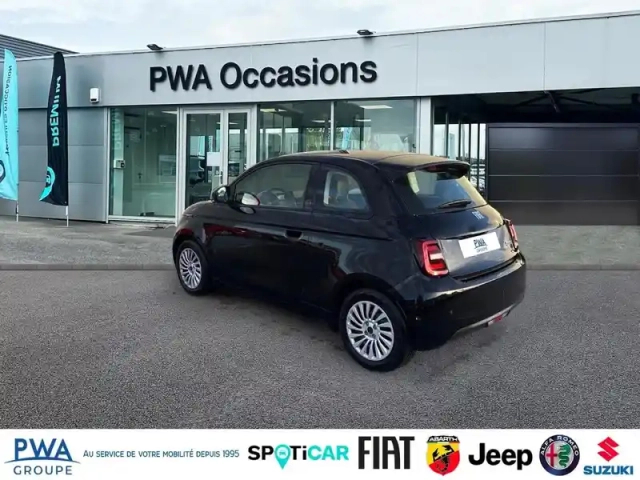 Fiat 500 e 118ch (red) my25 — photo 7