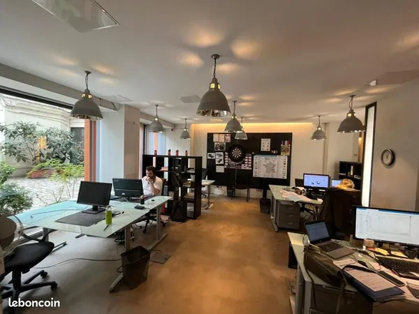 Bureau 180 m²