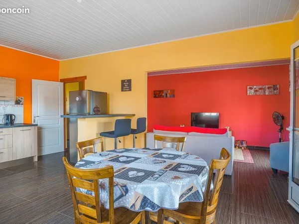 Ste-Suzanne Deux-Rives-Grand meublé 100 m2-2 chambres climatisées-terrasse 35 m2